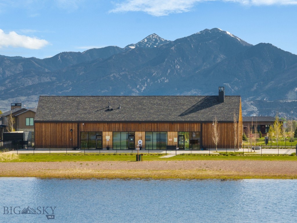 678 Clancy Way Property Photo 40