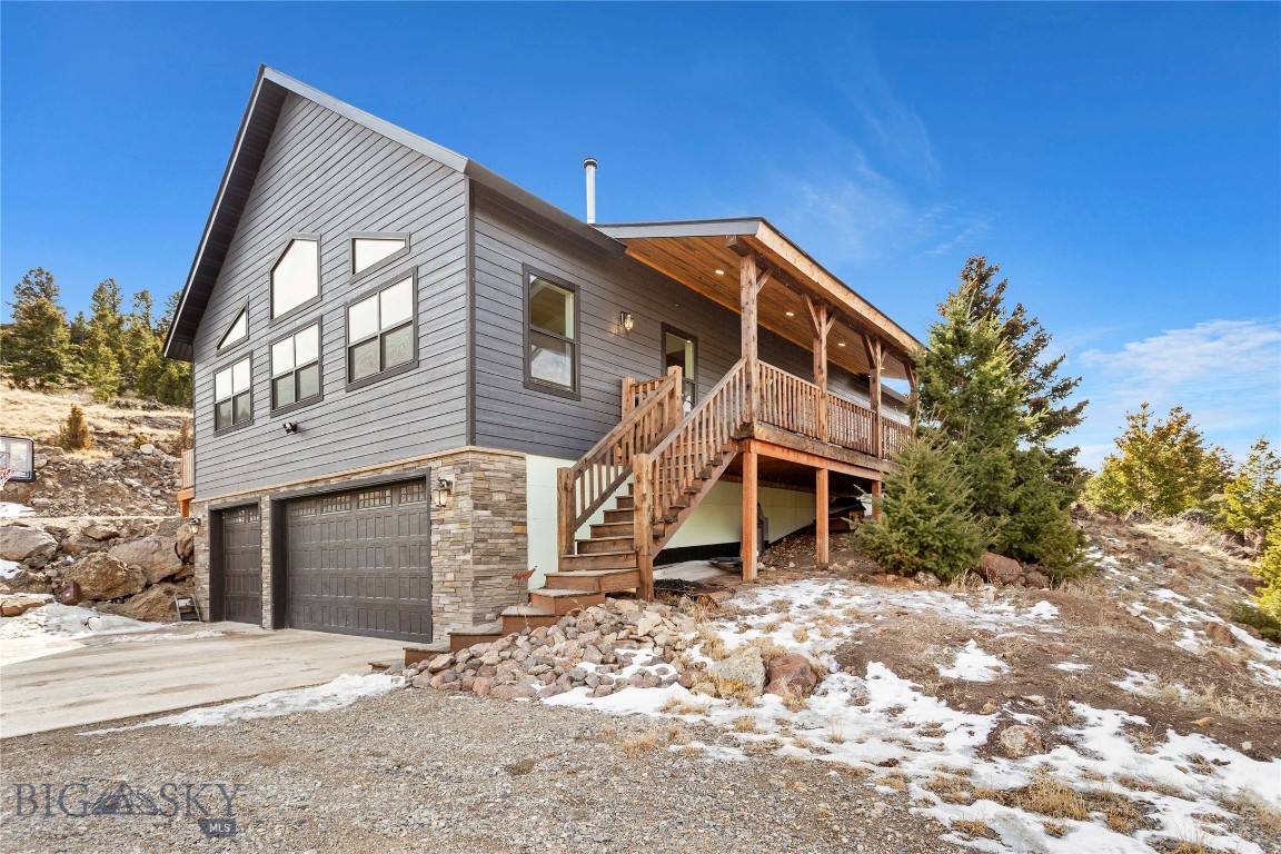960 Tenderfoot Trail Property Photo 2