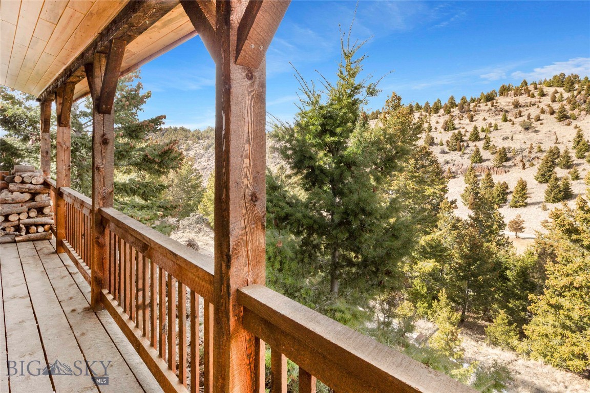 960 Tenderfoot Trail Property Photo 7