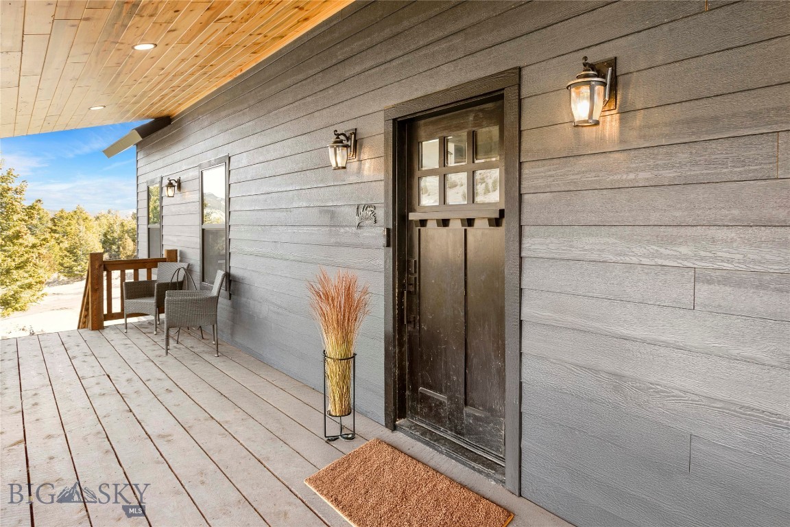 960 Tenderfoot Trail Property Photo 8