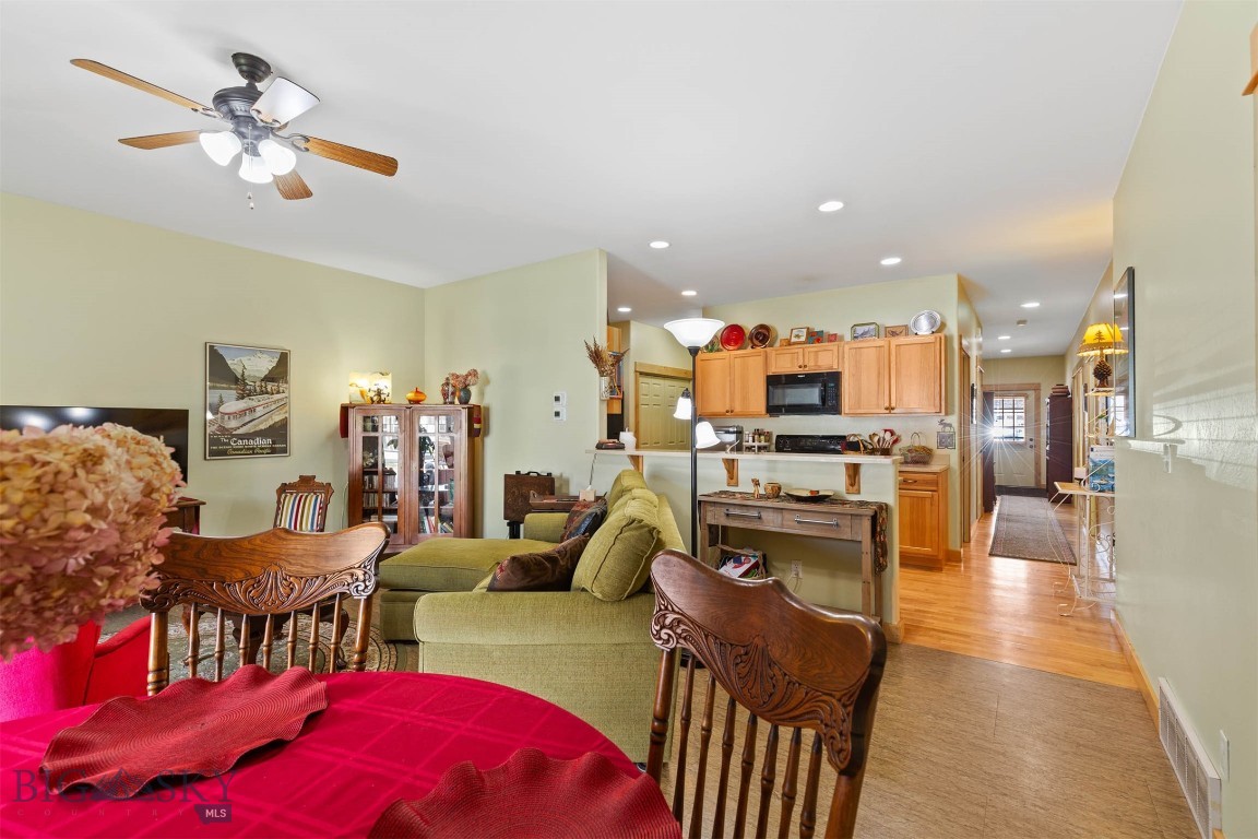 4541 Ethan Way C Property Photo 10