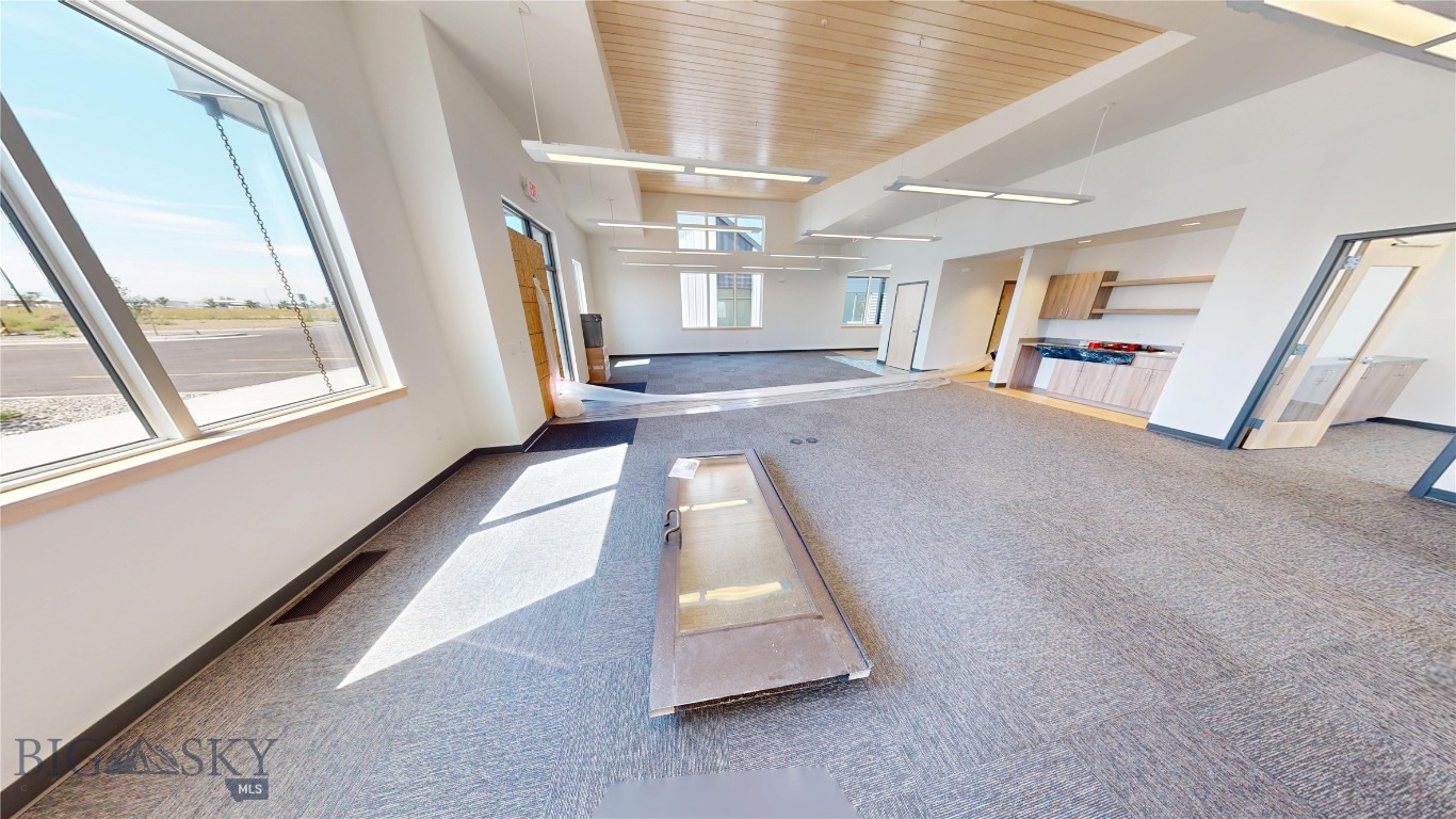 104 Wandering Way B Property Photo 5