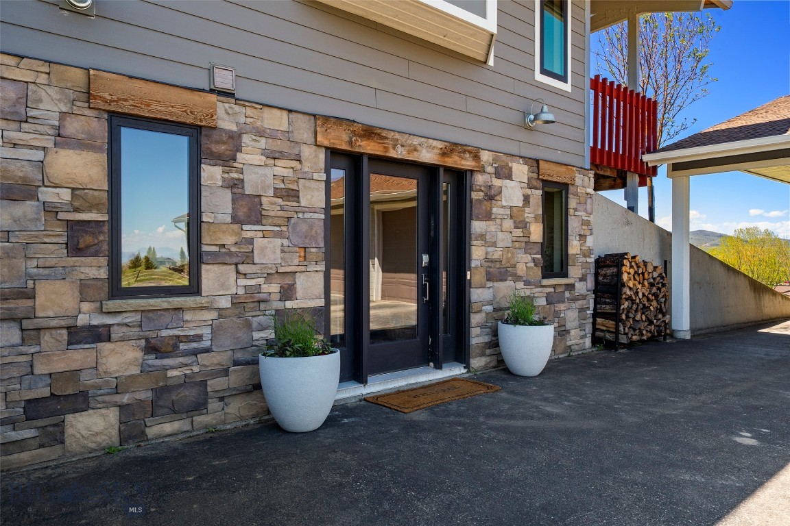 1080 Upper Tom Burke Road Property Photo 10