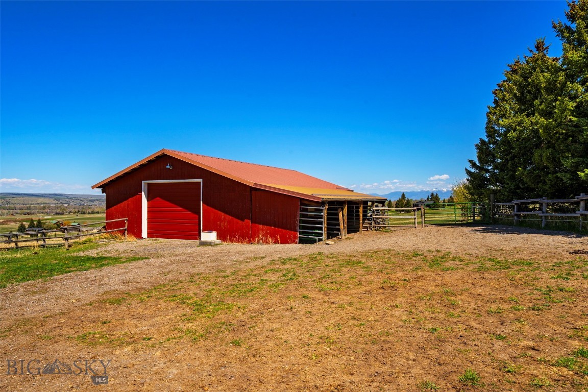 1080 Upper Tom Burke Road Property Photo 16