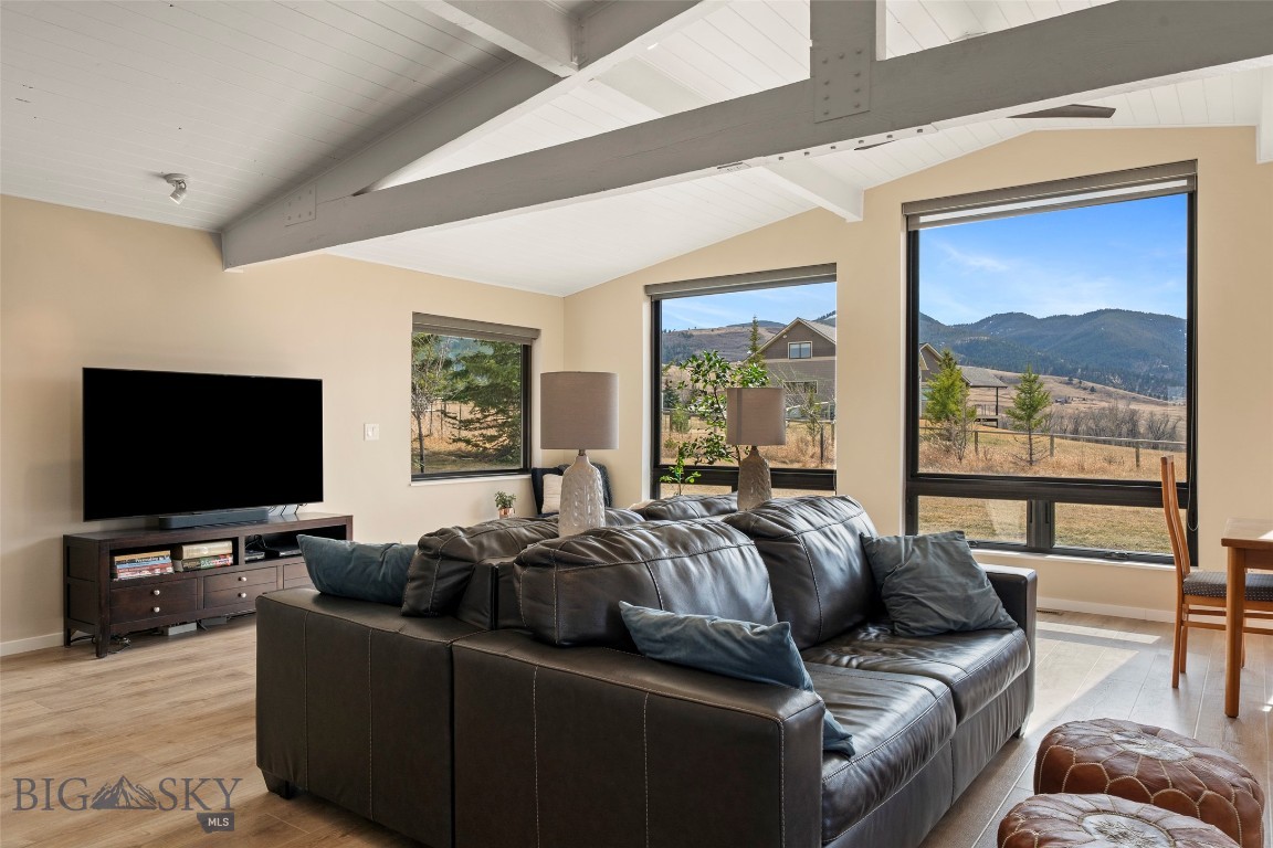 1080 Upper Tom Burke Road Property Photo 27