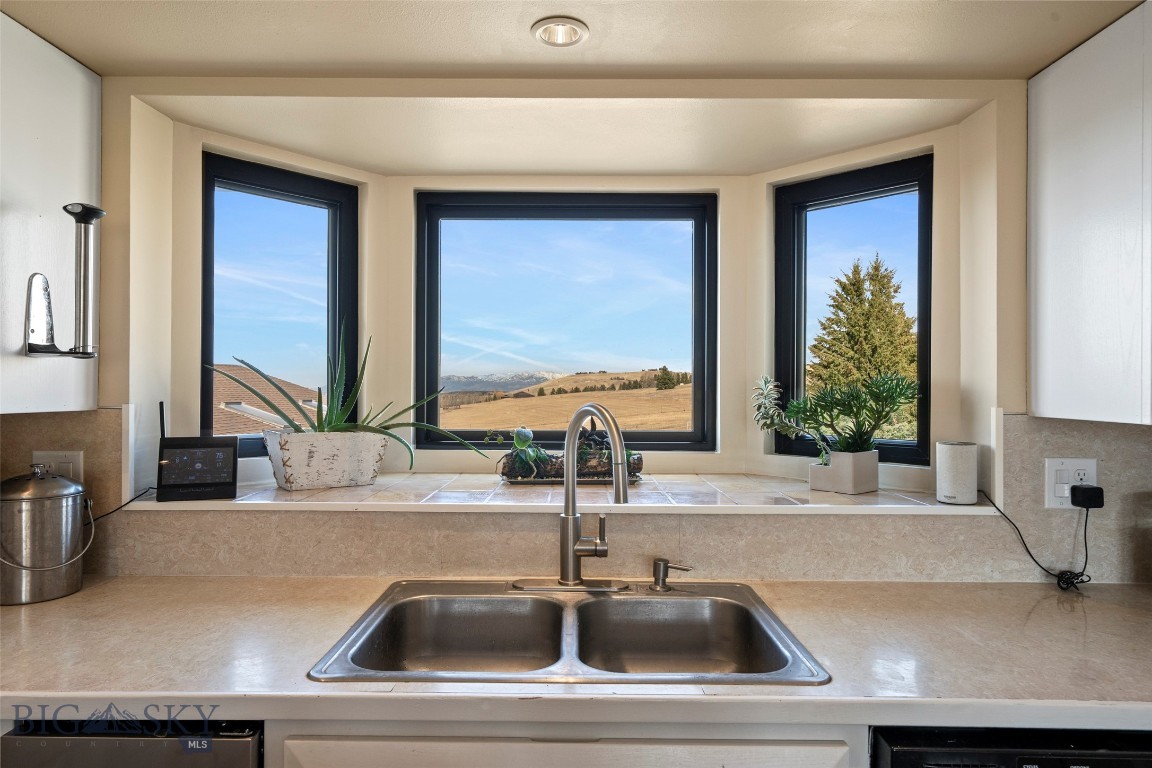 1080 Upper Tom Burke Road Property Photo 29