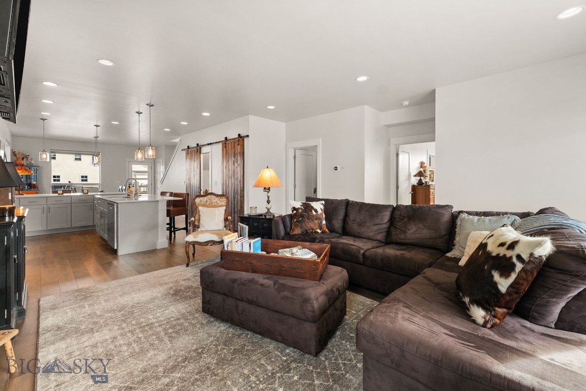 2142 Chipset Street Property Photo 14