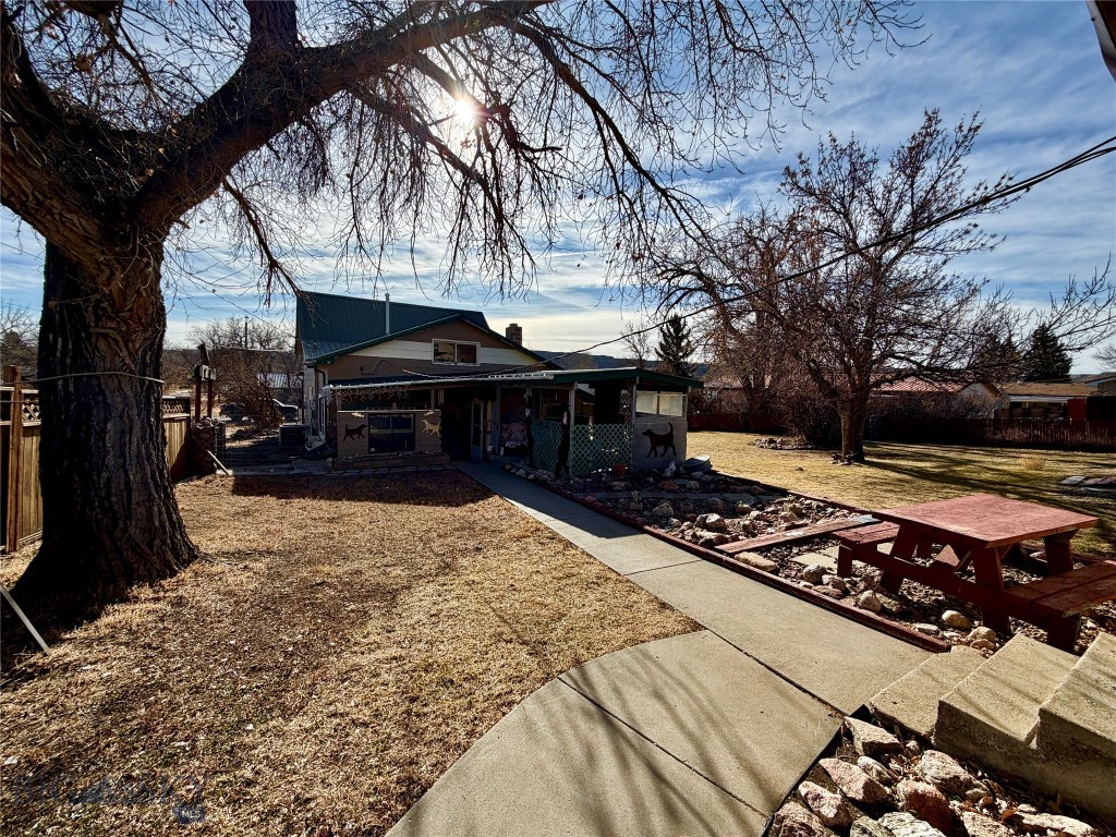 1122 Saint Charles Street Property Photo 11