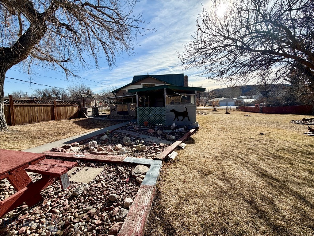 1122 Saint Charles Street Property Photo 12