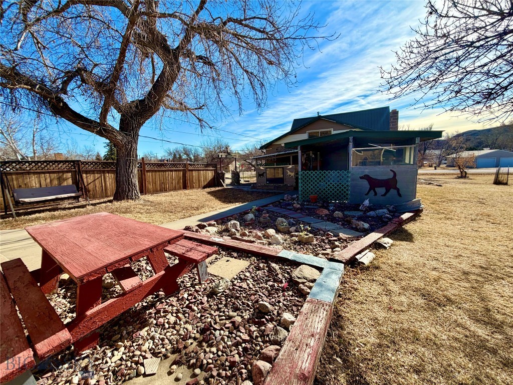 1122 Saint Charles Street Property Photo 13