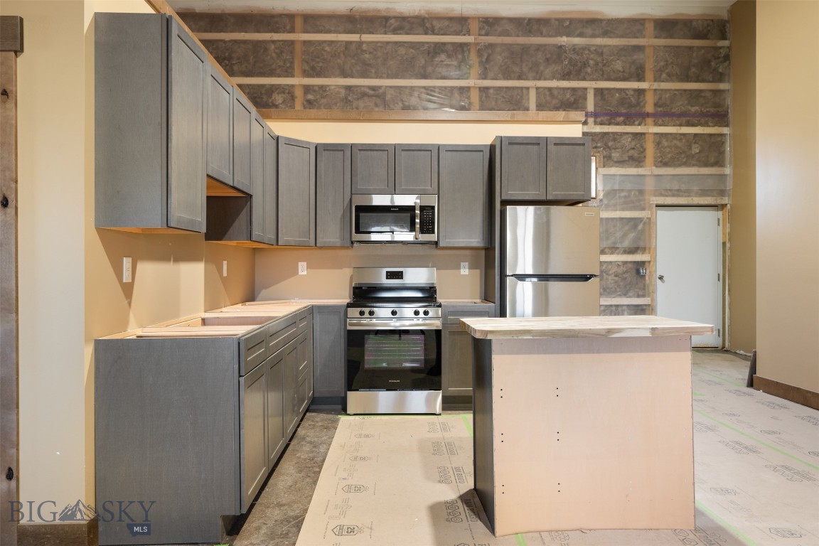 219 Ayers Street Property Photo 9