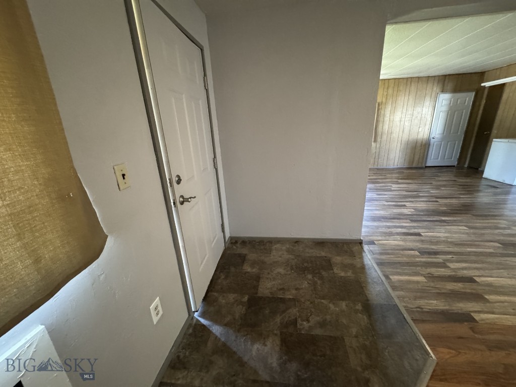 1023 Montana Avenue Property Photo 6