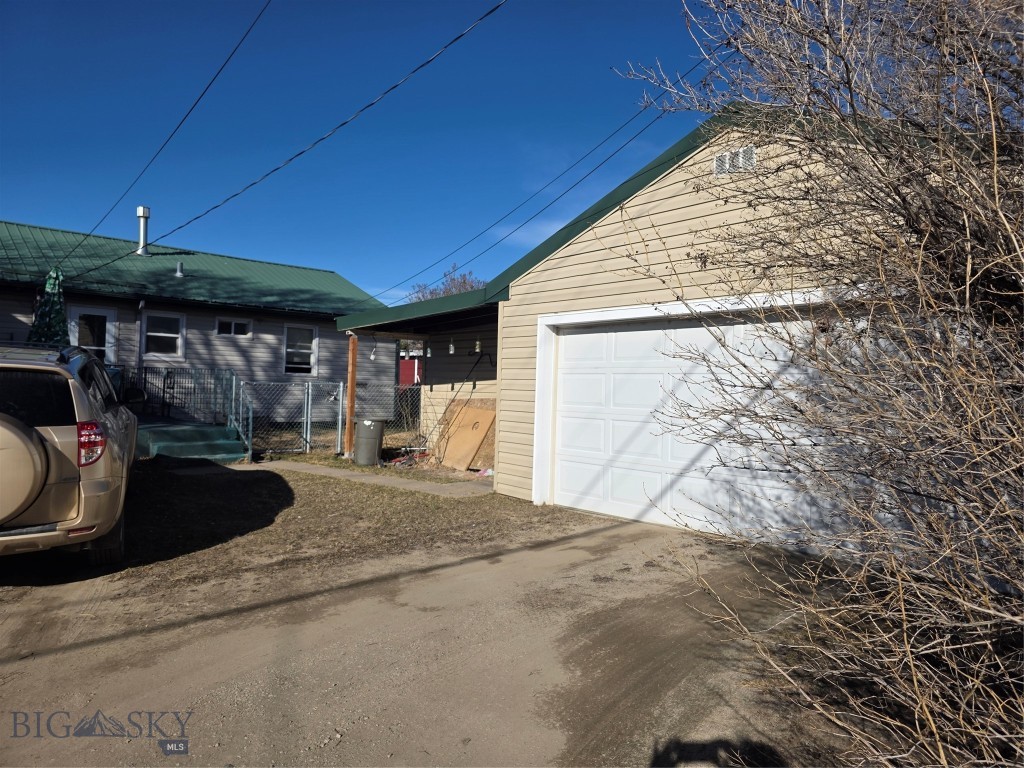 2840 Bayard Street Property Photo 17