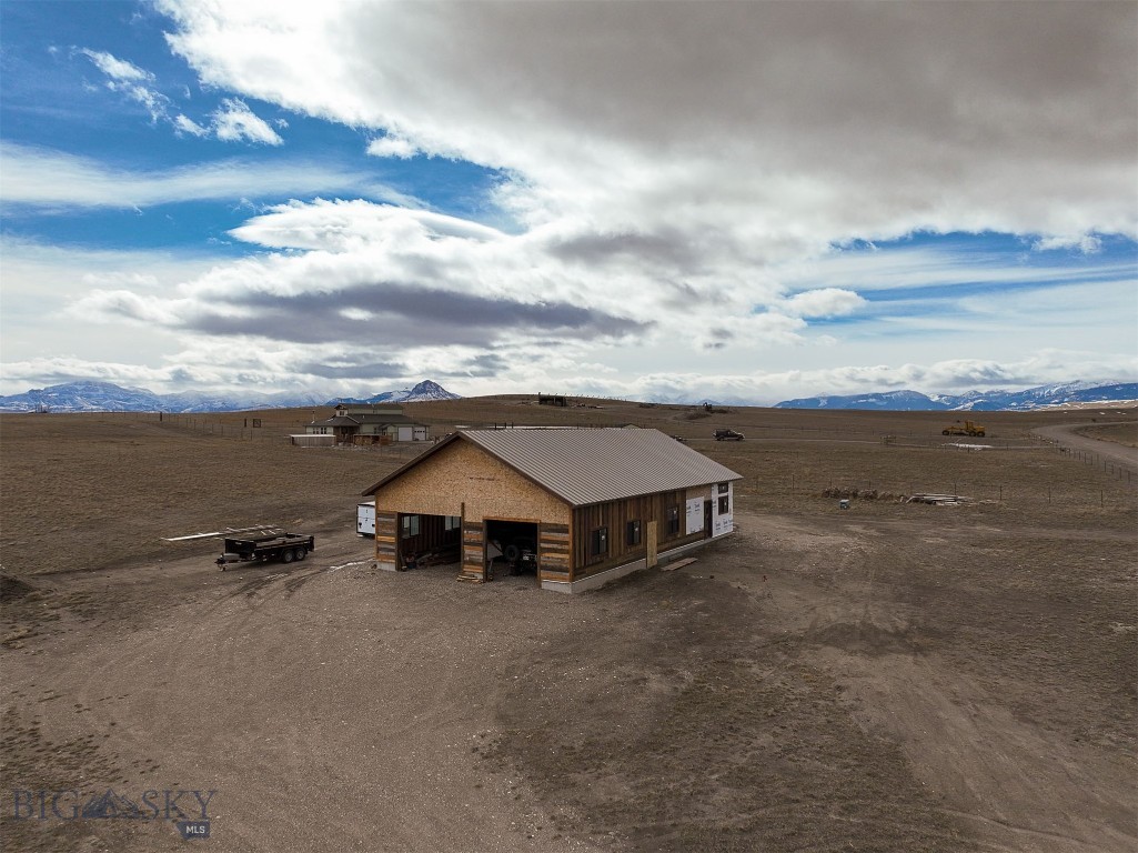 1371 Whoop Up Trail Property Photo 18