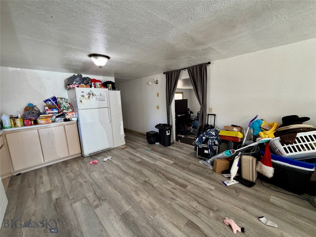 1025 Montana Avenue Property Photo 16