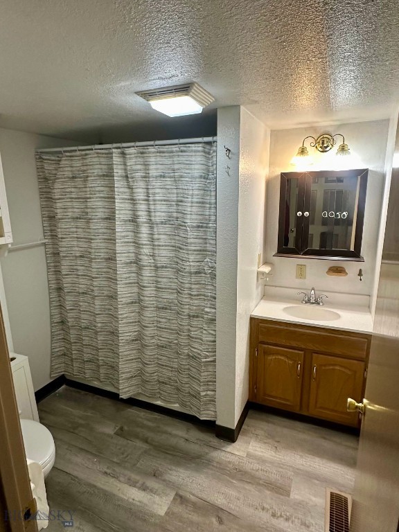 1025 Montana Avenue Property Photo 33