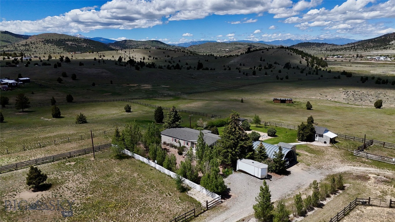 119043 Battle Ridge Road Property Photo 1