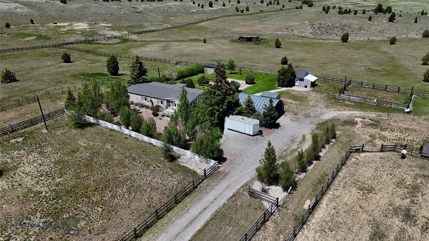 119043 Battle Ridge Road Property Photo 2