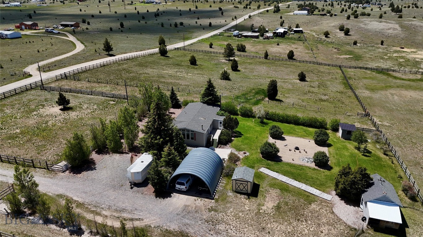 119043 Battle Ridge Road Property Photo 4