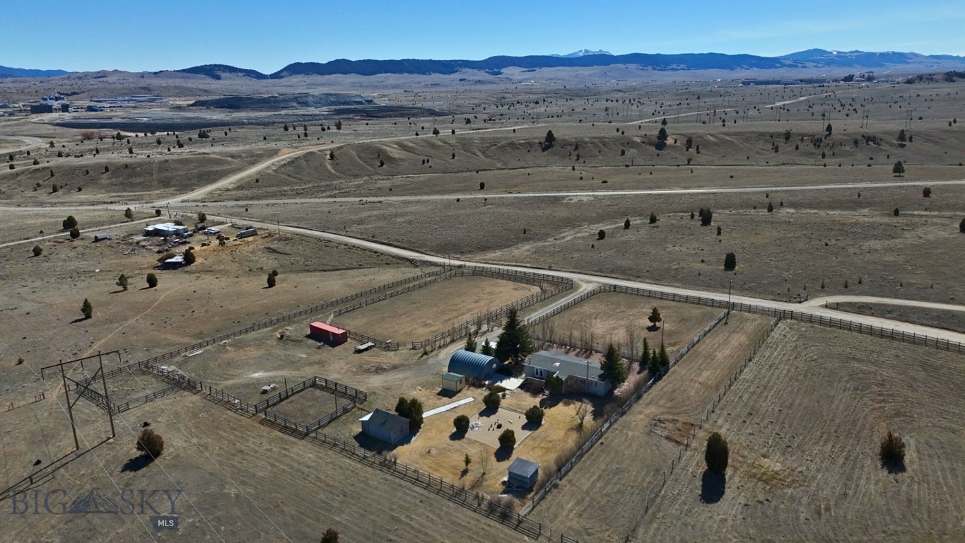 119043 Battle Ridge Road Property Photo 13