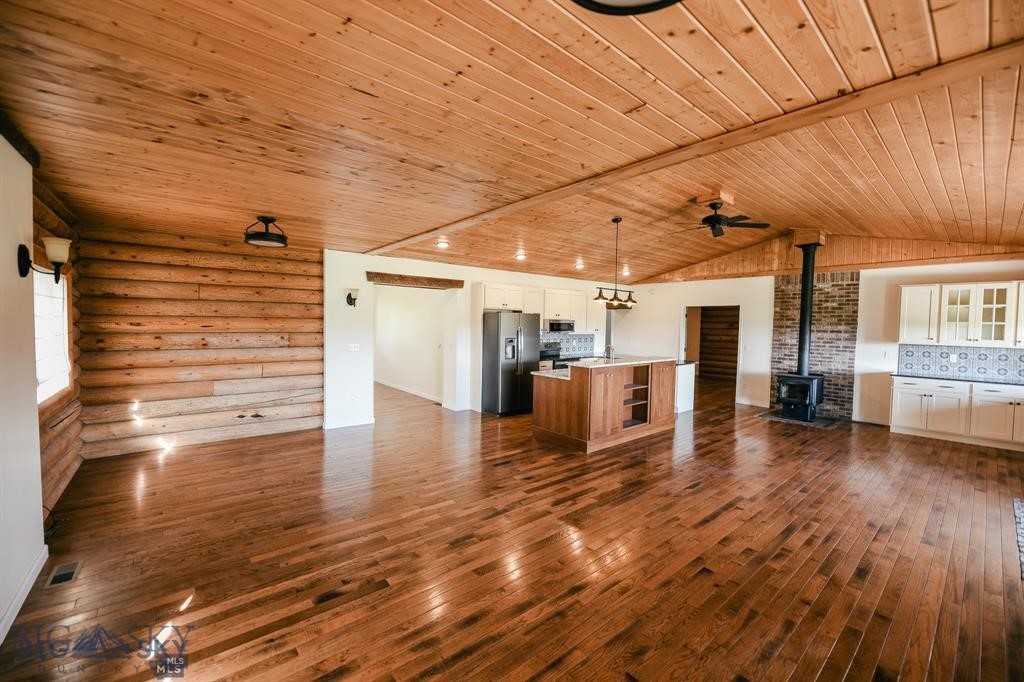 3957 Blacktail Road Property Photo 7