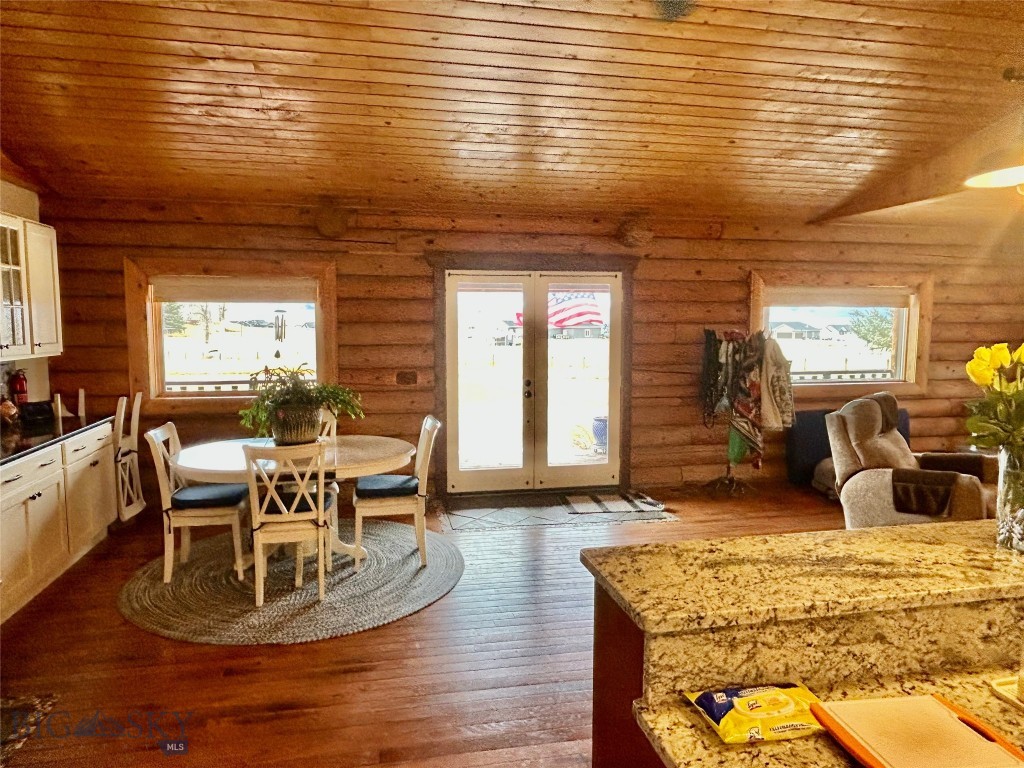 3957 Blacktail Road Property Photo 11