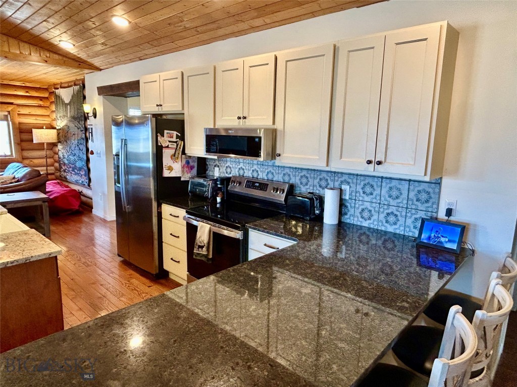 3957 Blacktail Road Property Photo 14