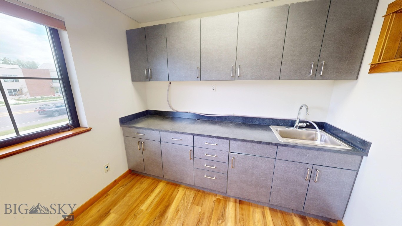 1925 N 22nd Avenue 200 Property Photo 9