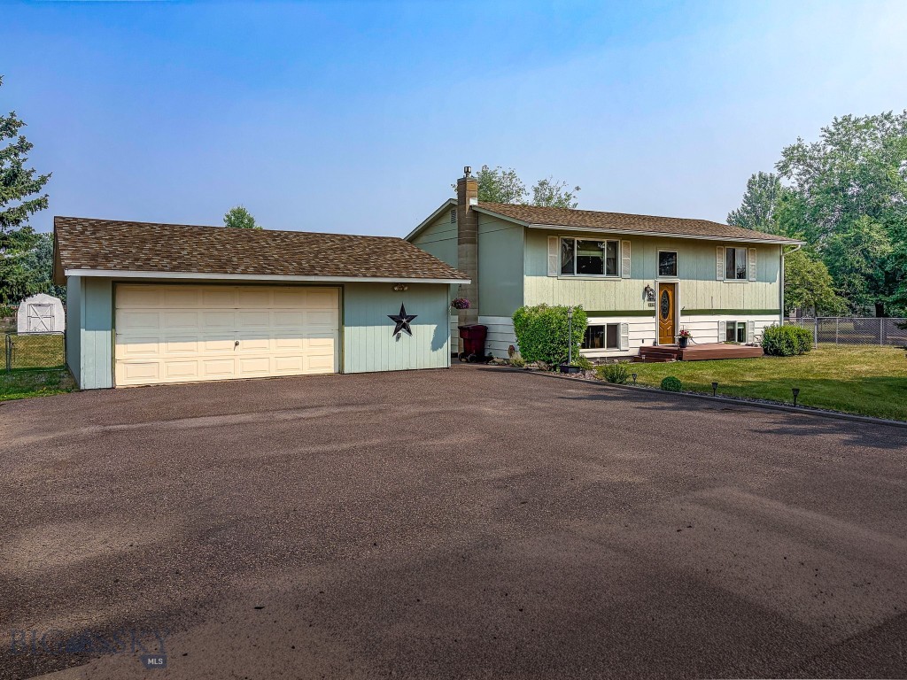 214 Beaverhead Lane Property Photo 1