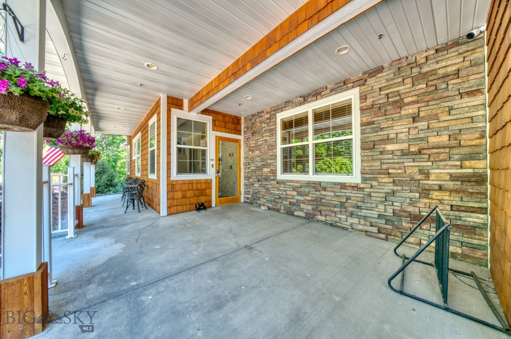 243 Pegasus Drive Property Photo 8