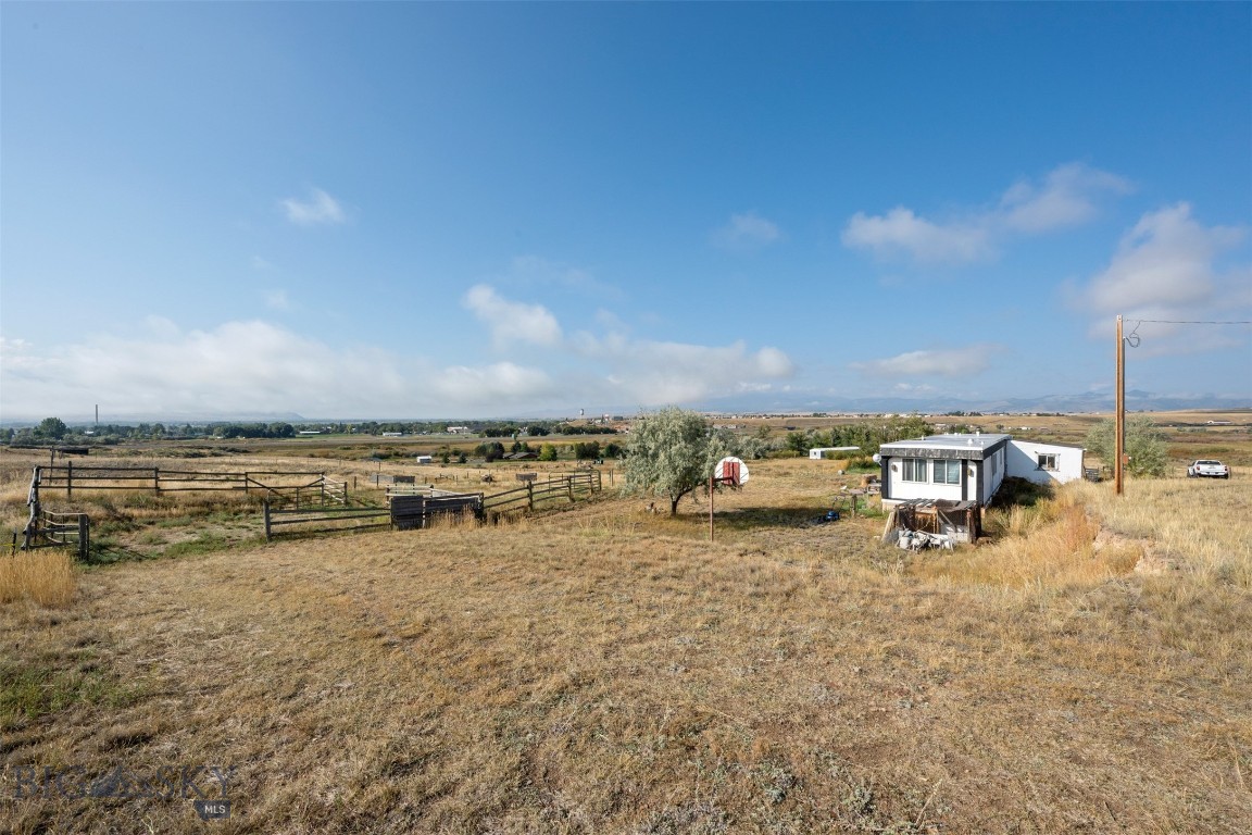 23 Holdsworth Road Property Photo 9