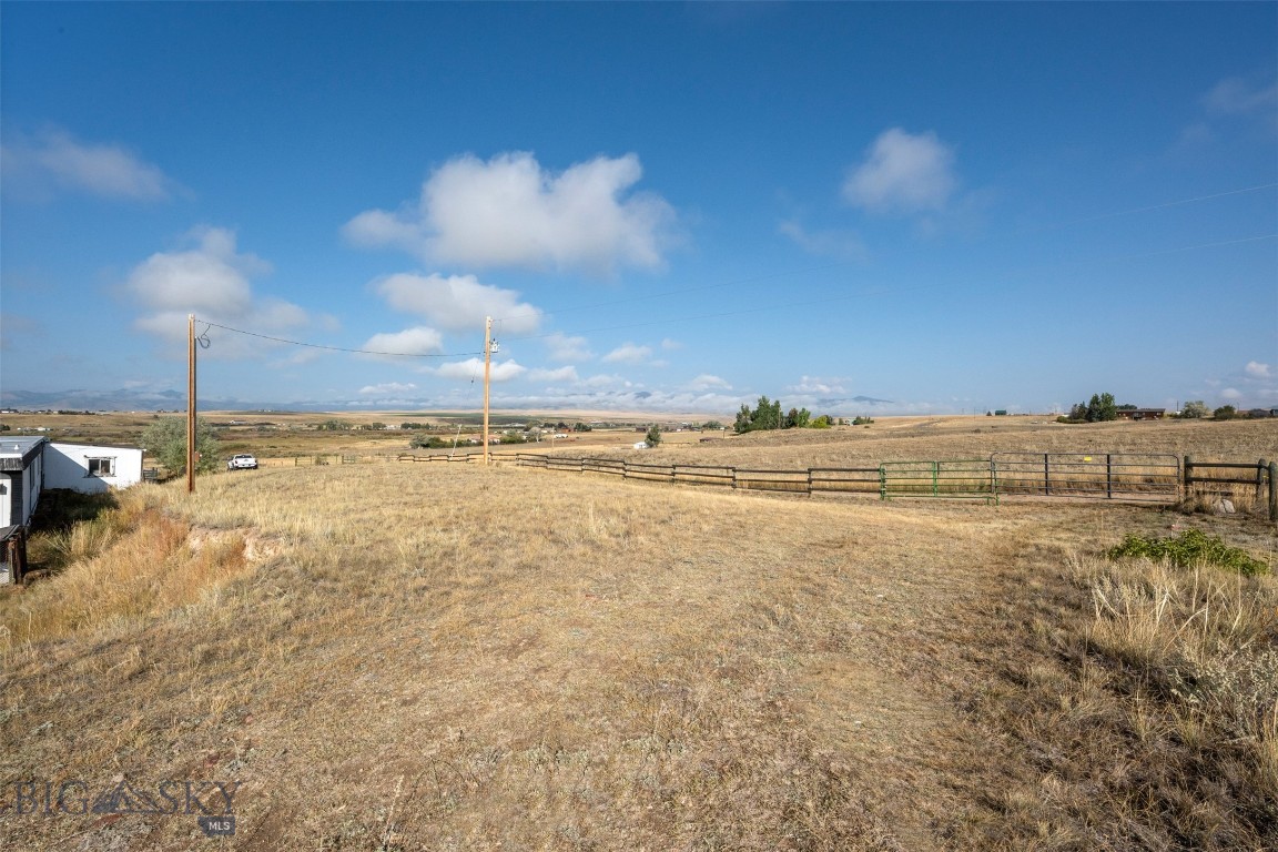 23 Holdsworth Road Property Photo 10