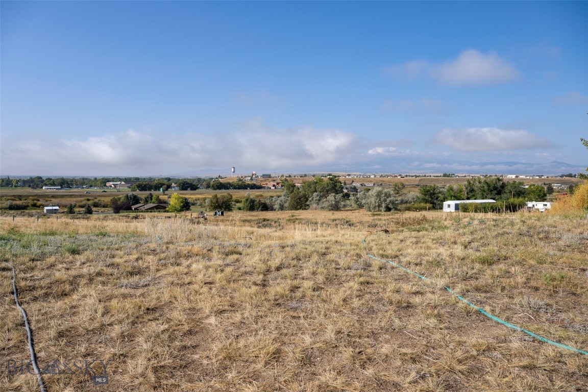 23 Holdsworth Road Property Photo 11