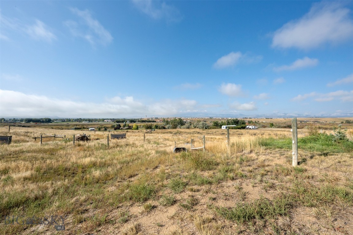 23 Holdsworth Road Property Photo 19