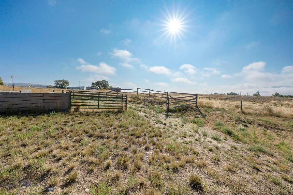23 Holdsworth Road Property Photo 22