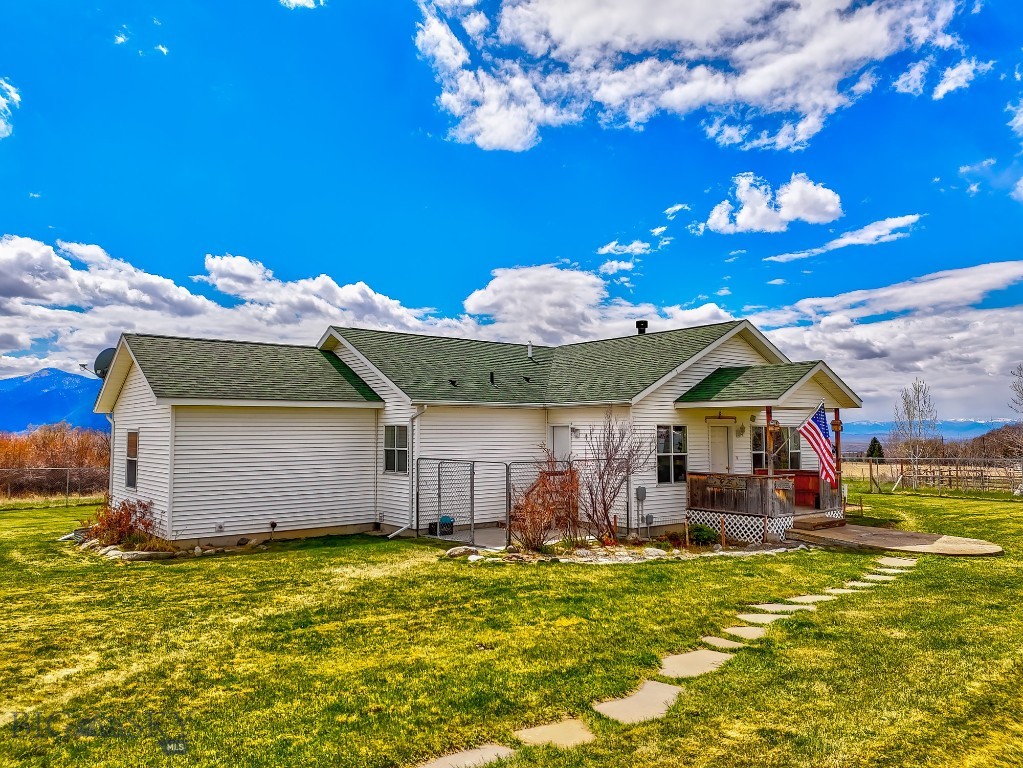 4 Elk Hills Road Property Photo 1