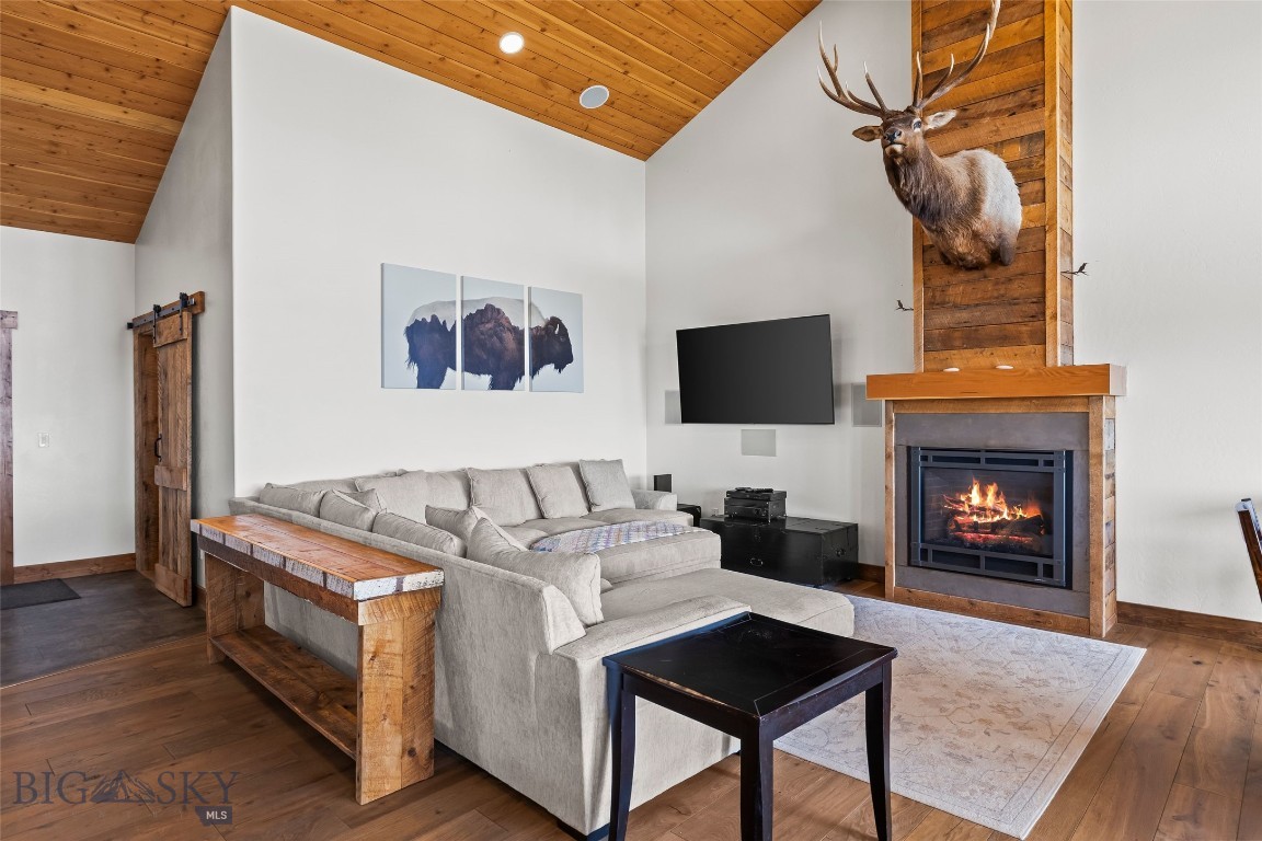 108 Deerfoot Trail Property Photo 14