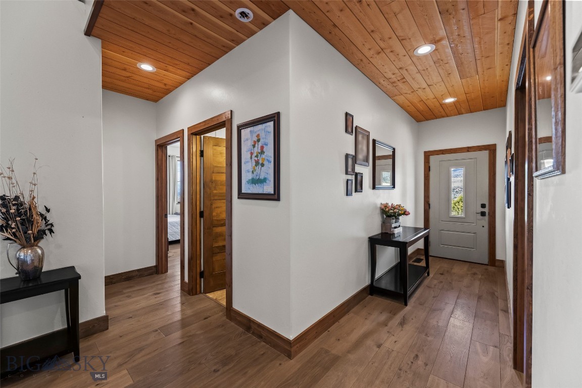 108 Deerfoot Trail Property Photo 26