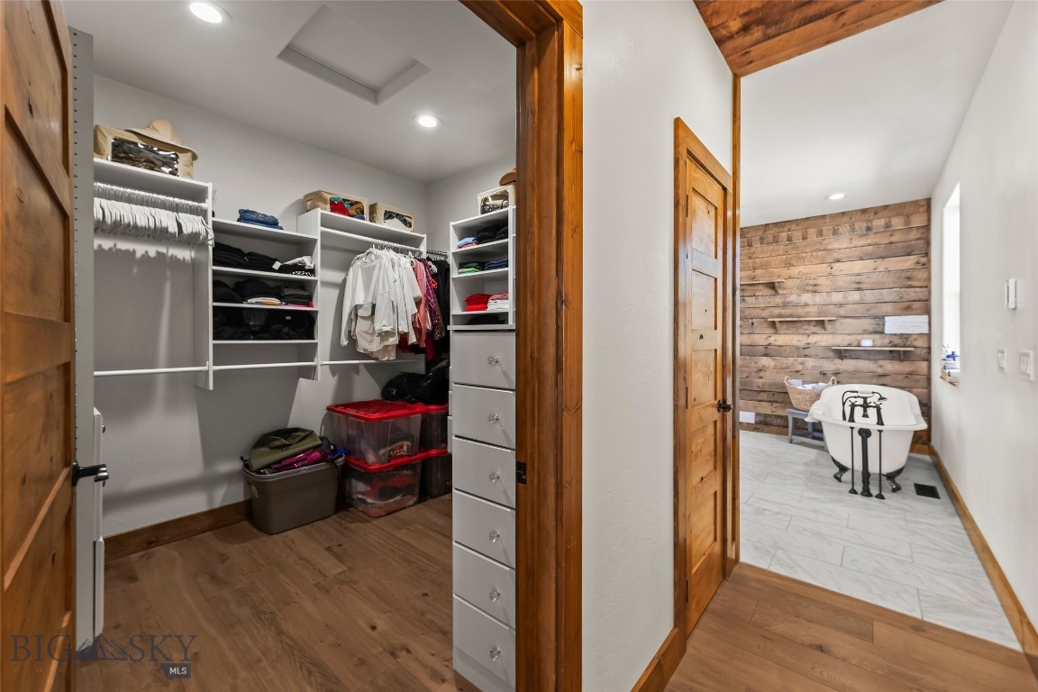 108 Deerfoot Trail Property Photo 34