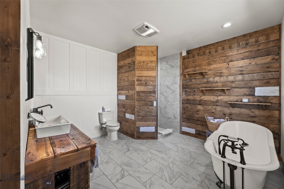 108 Deerfoot Trail Property Photo 35