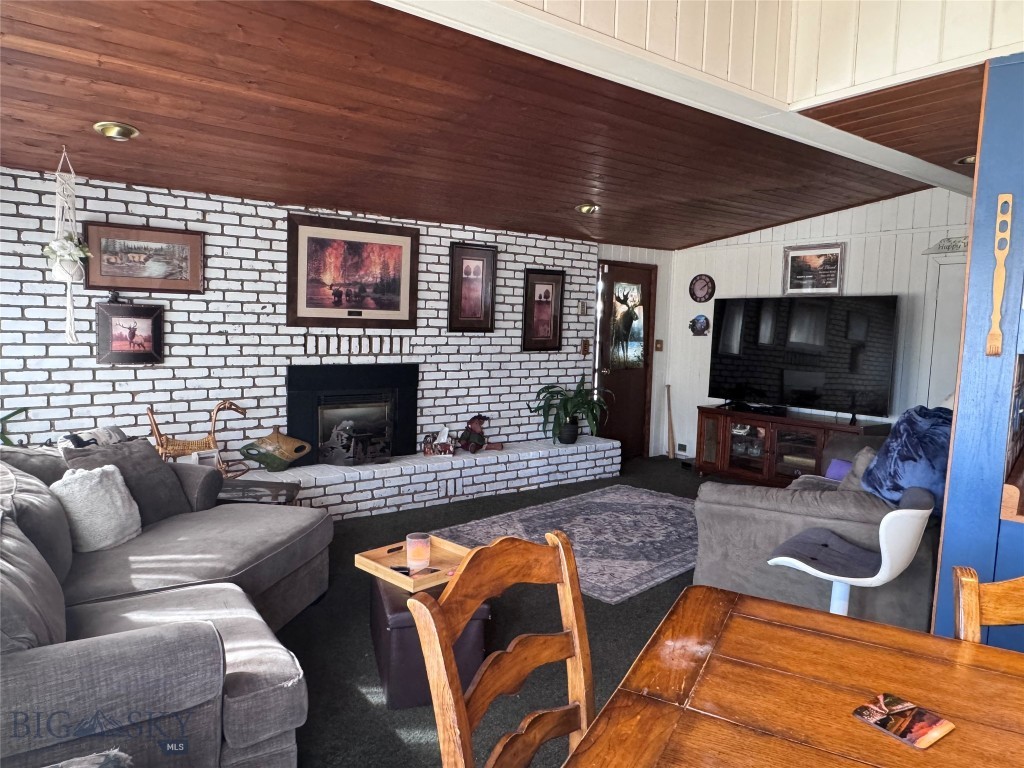 1353 Dewey Property Photo 13