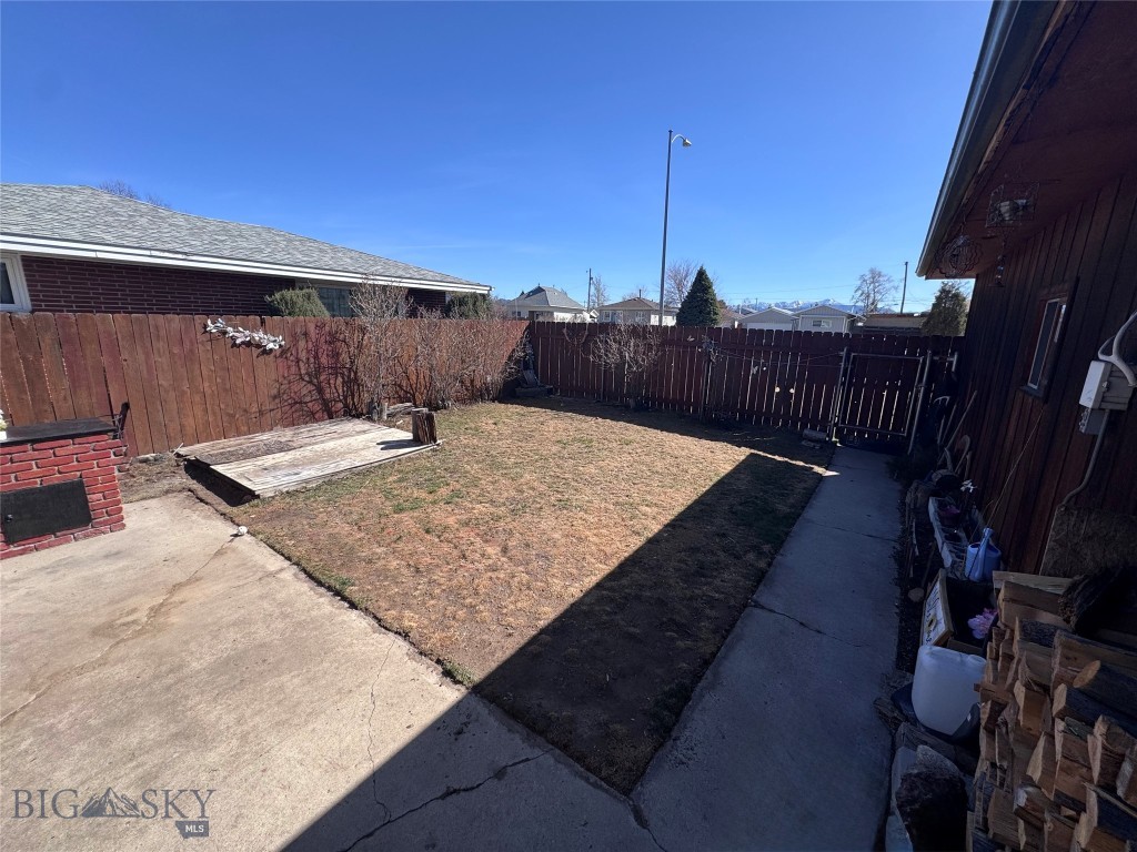 1353 Dewey Property Photo 48