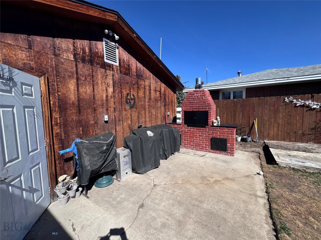 1353 Dewey Property Photo 51