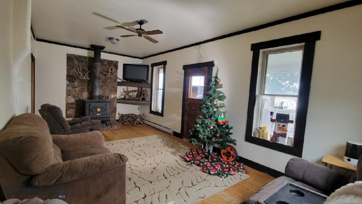 5 Front Street Property Photo 6