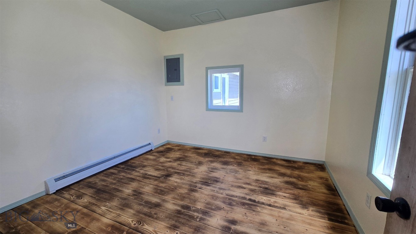 5 Front Street Property Photo 10