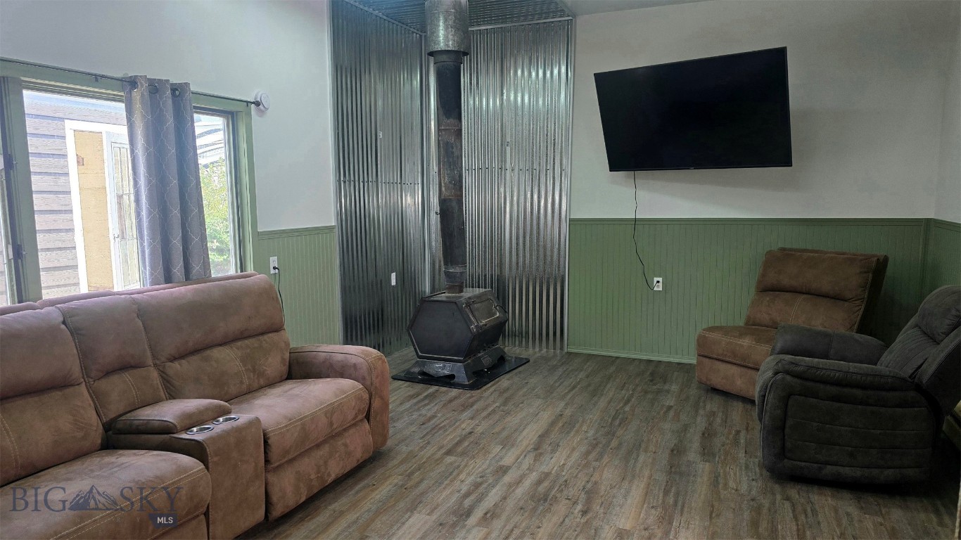 5 Front Street Property Photo 37