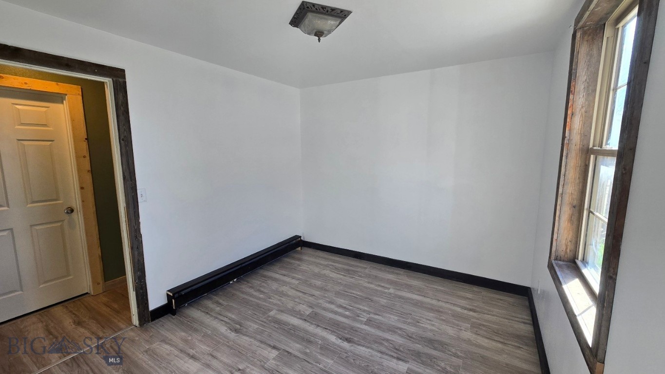 5 Front Street Property Photo 40