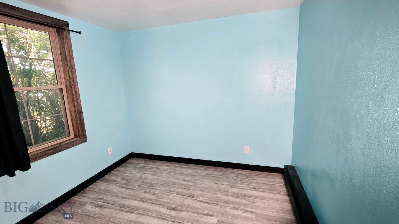 5 Front Street Property Photo 43