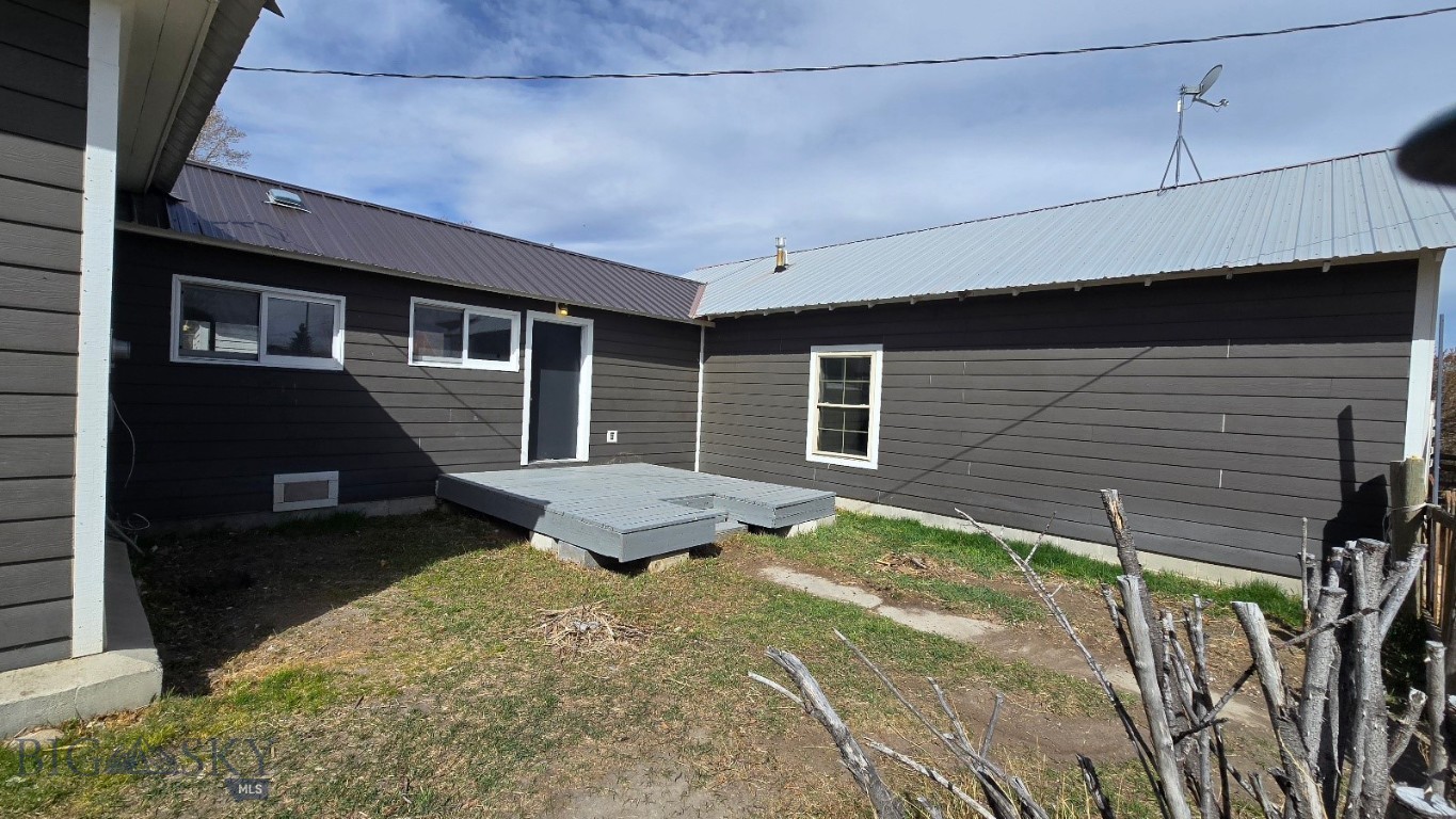5 Front Street Property Photo 48