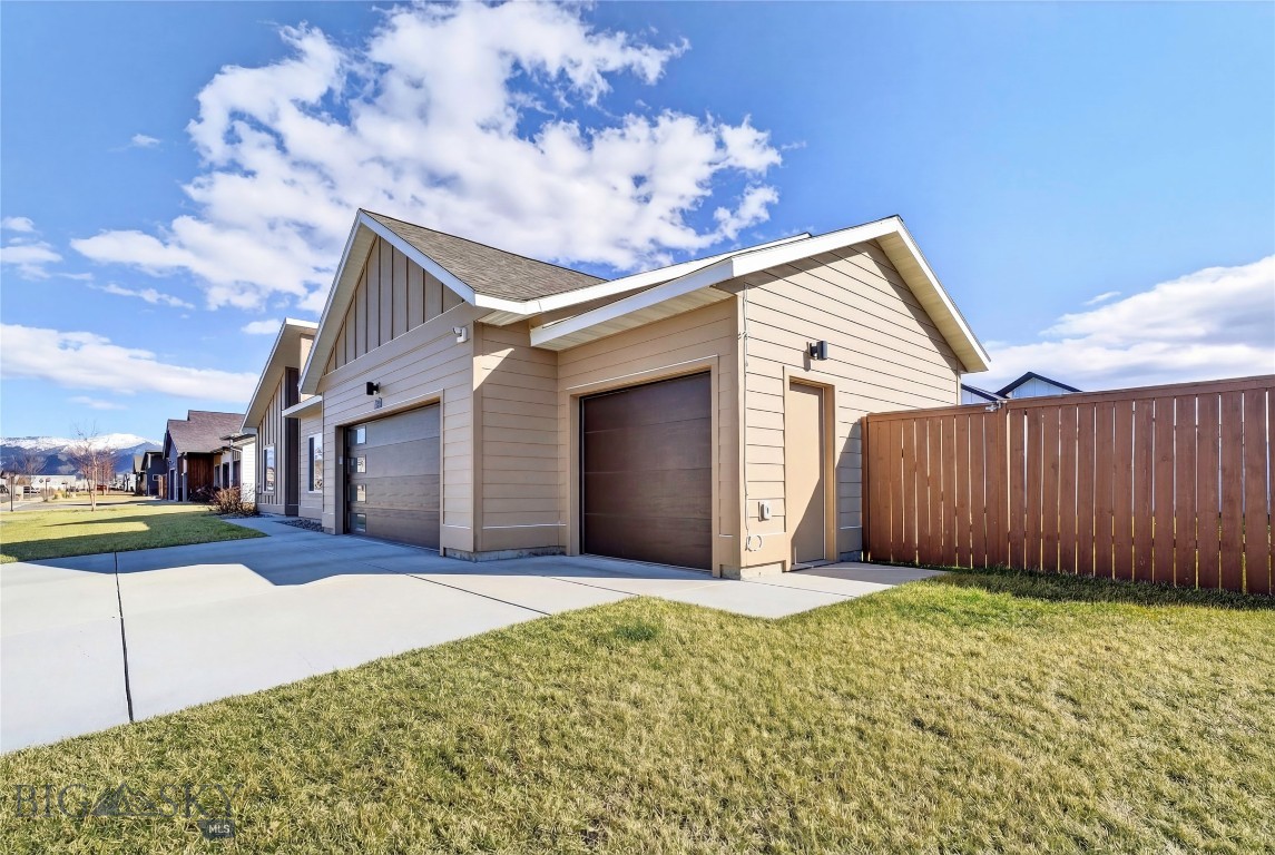 1306 Scooter Lane Property Photo 5